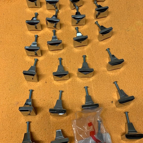 NWOT Liberty Hardware P18008C Knob Barcelona Collection, Polished Chrome x 21 - Picture 3 of 12